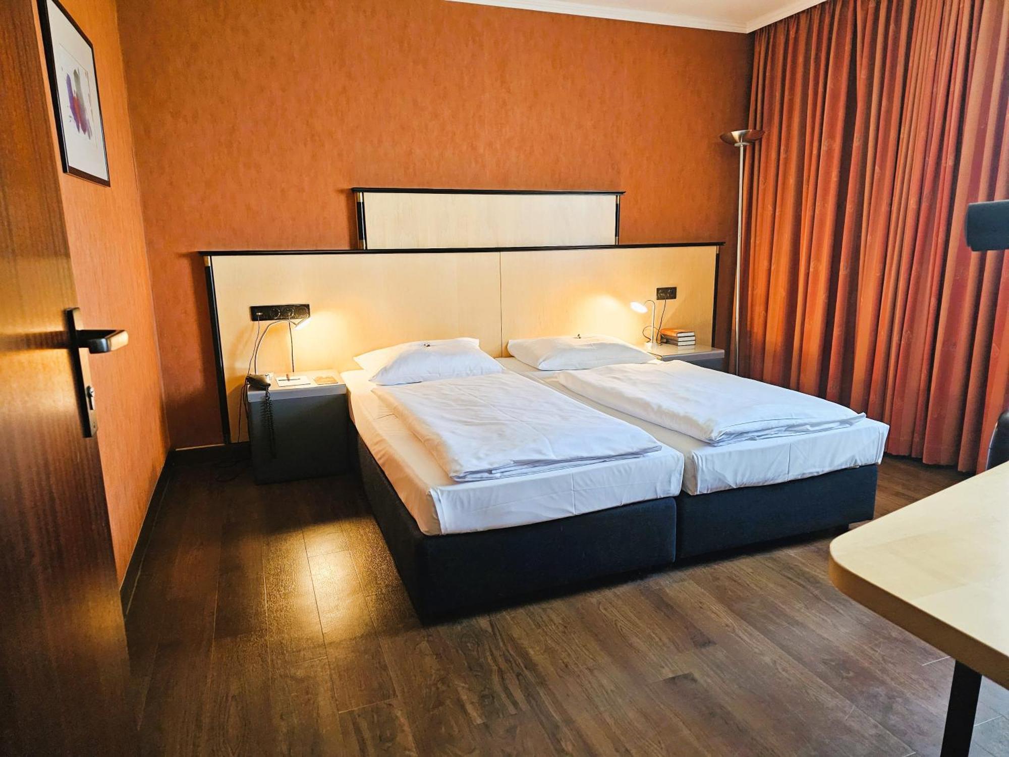 Arvena Park Hotel Nuremberg Exterior photo